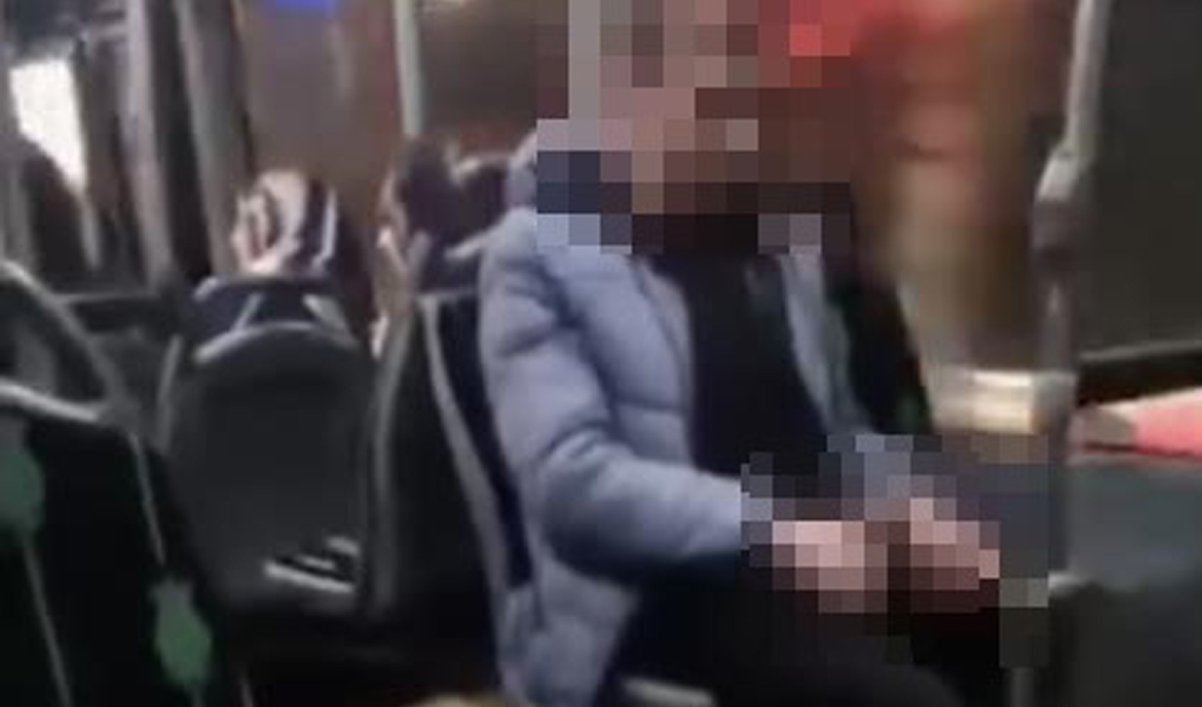 Halk otobüsünde uygunsuz davranış