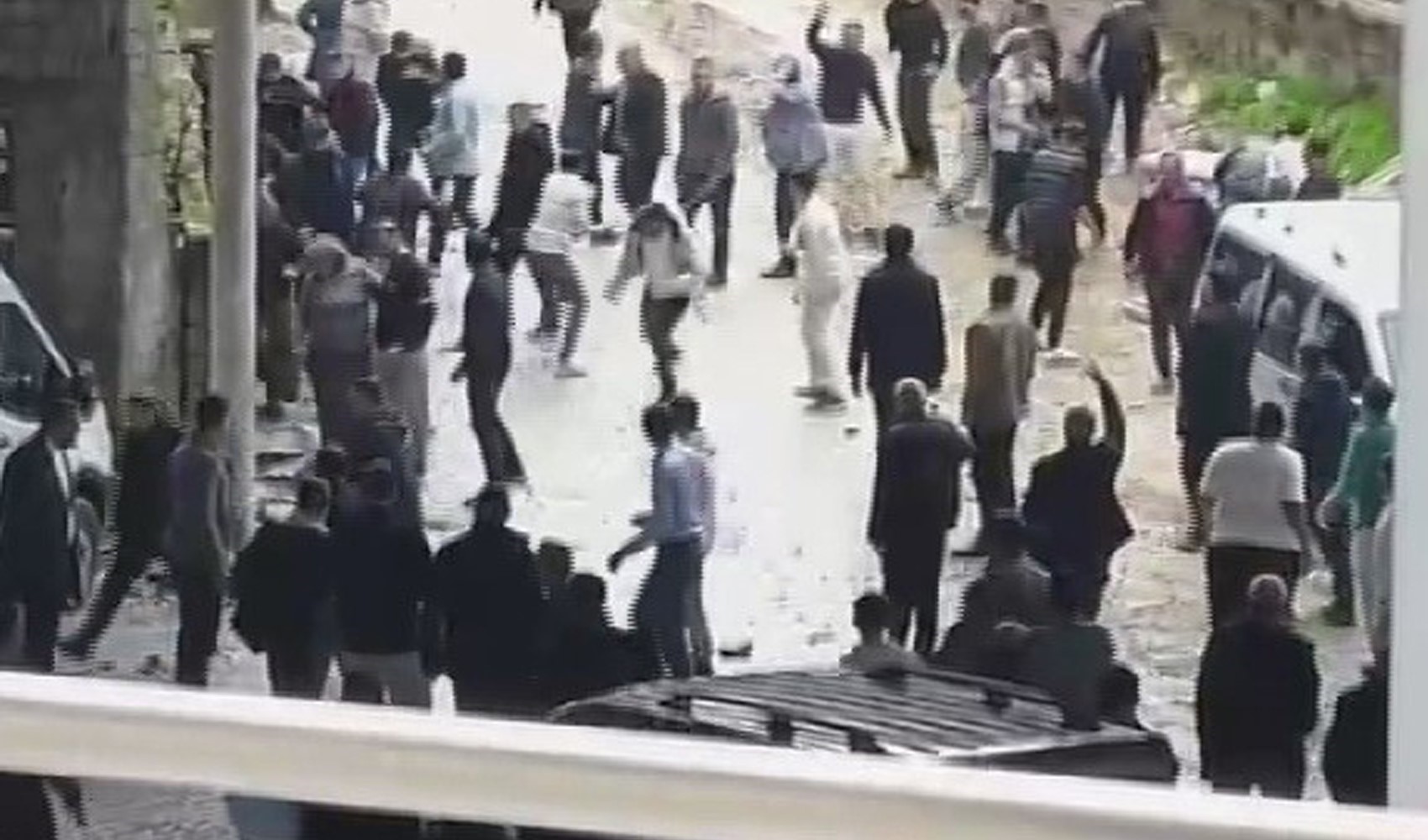 Bayram günü mahalle savaş alanına döndü: 3 ölü, 22 yaralı