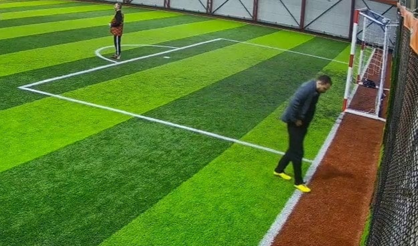 Halı saha maçında kalp krizi geçirdi