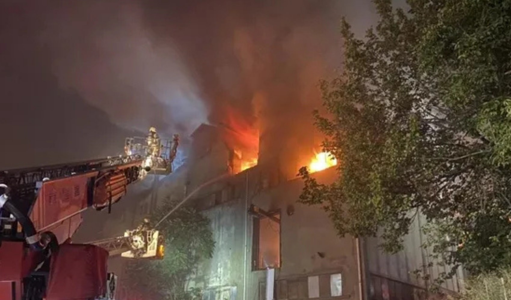 İstanbul Bağcılar'da yangın: 5 kişi zehirlendi