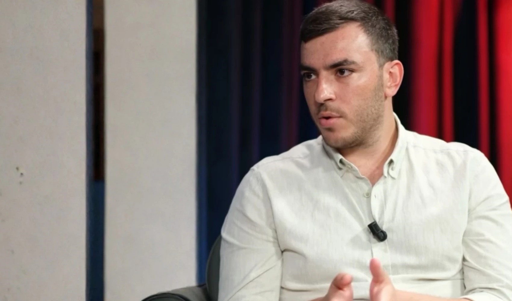 Gazeteci İsmail Arı'dan 4 soruluk tutuklama tepkisi!