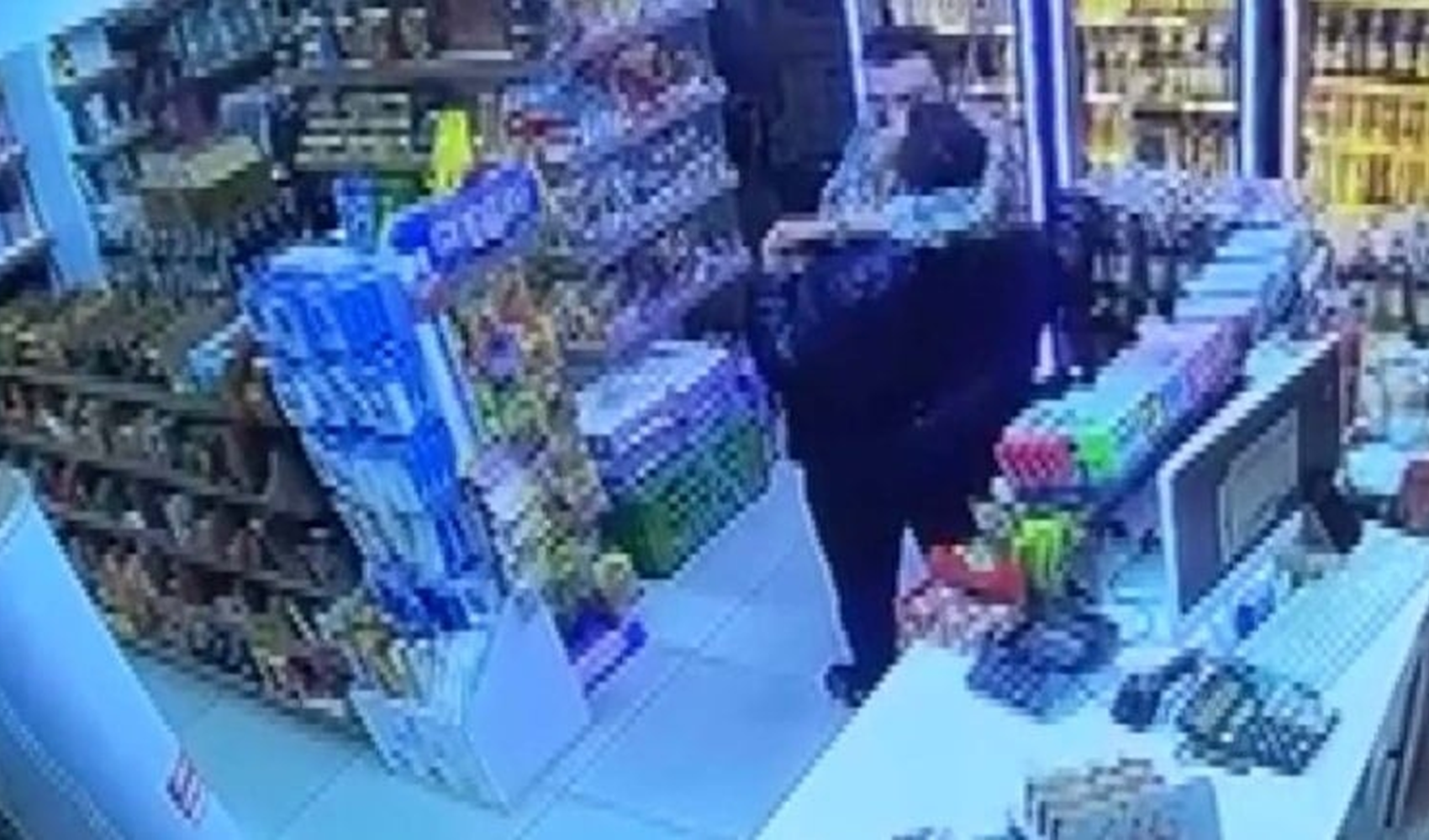 Market sahibinin oğlu 19 yaşındaki genci vurdu