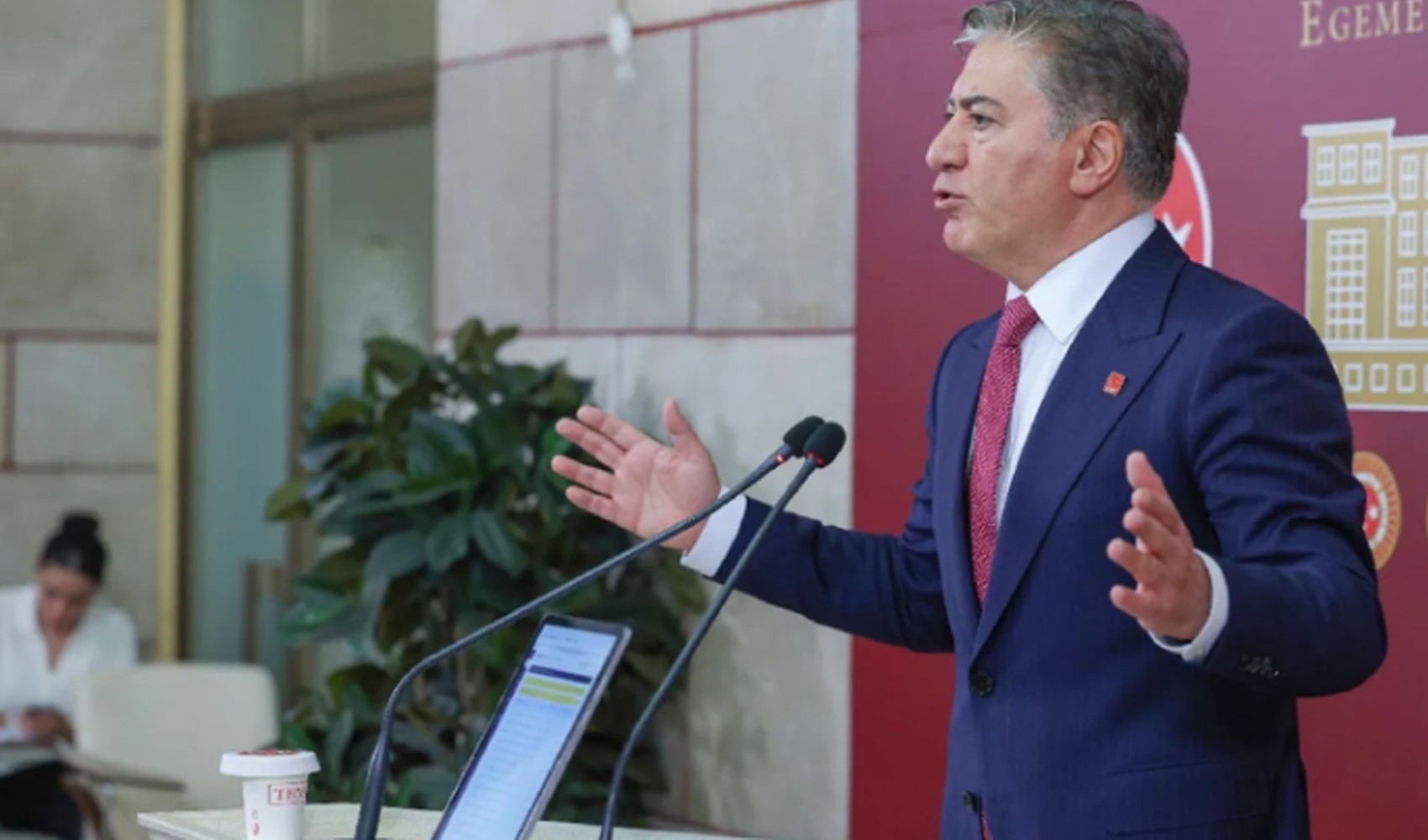 Murat Emir'den basın toplantısında 'taşınmaz beyanı böyle yapılır' çıkışı