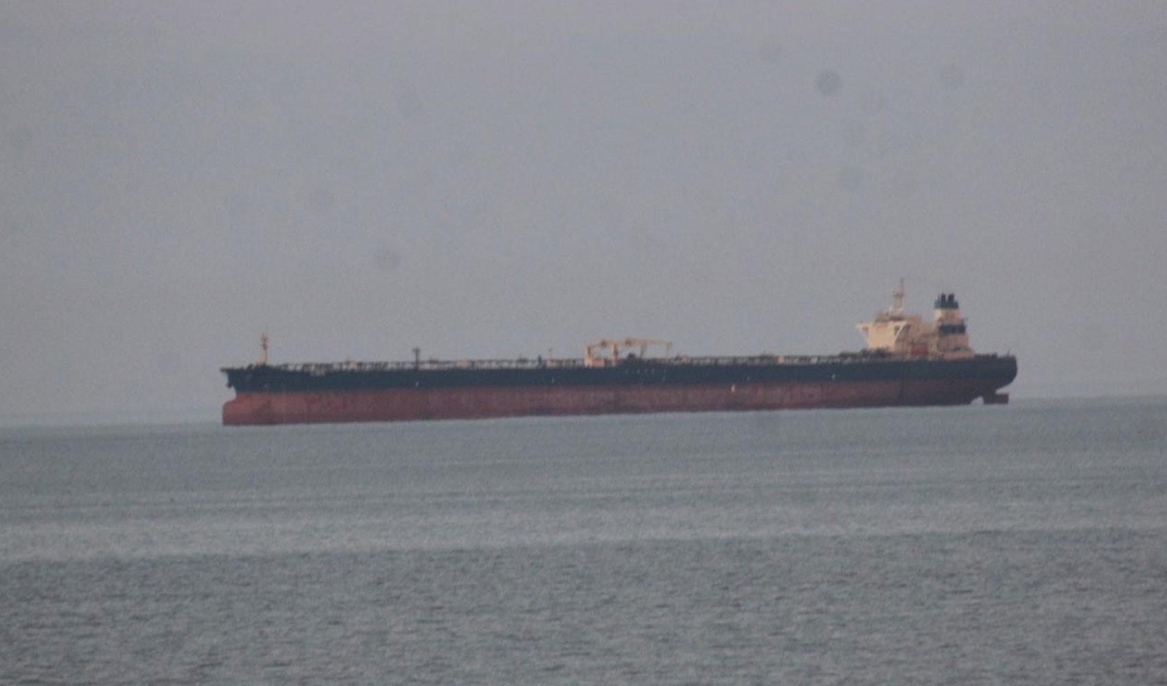 İstanbul Boğazı’na yaklaşan petrol tankerine drone isabet etti