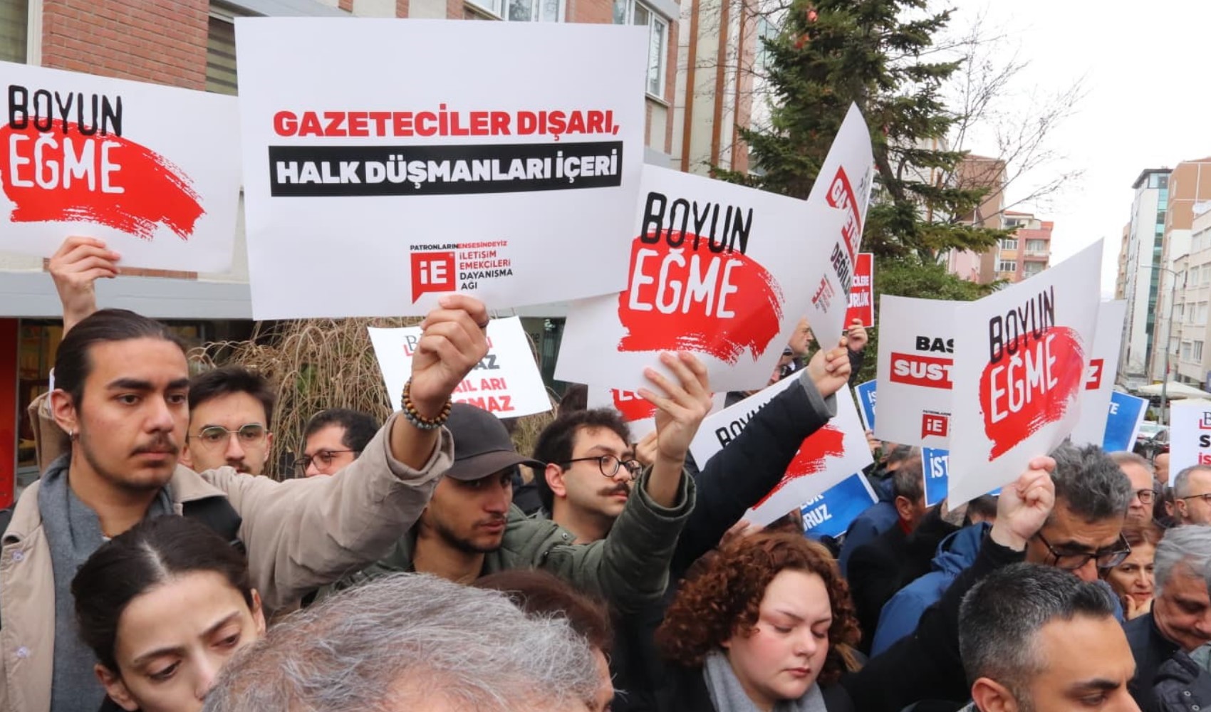 Ankara’da basın emekçileri ayakta