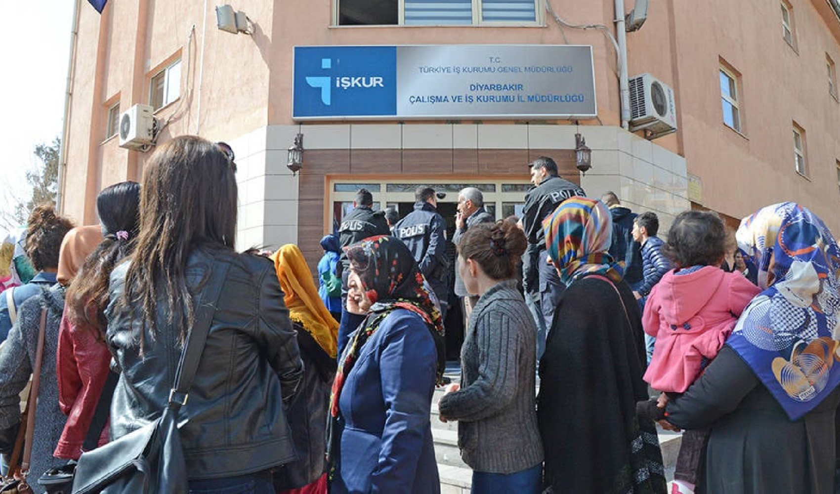 Rapporto DİSK-AR 2025: in Turchia la disoccupazione in senso ampio è 2,4 volte superiore alla media UE