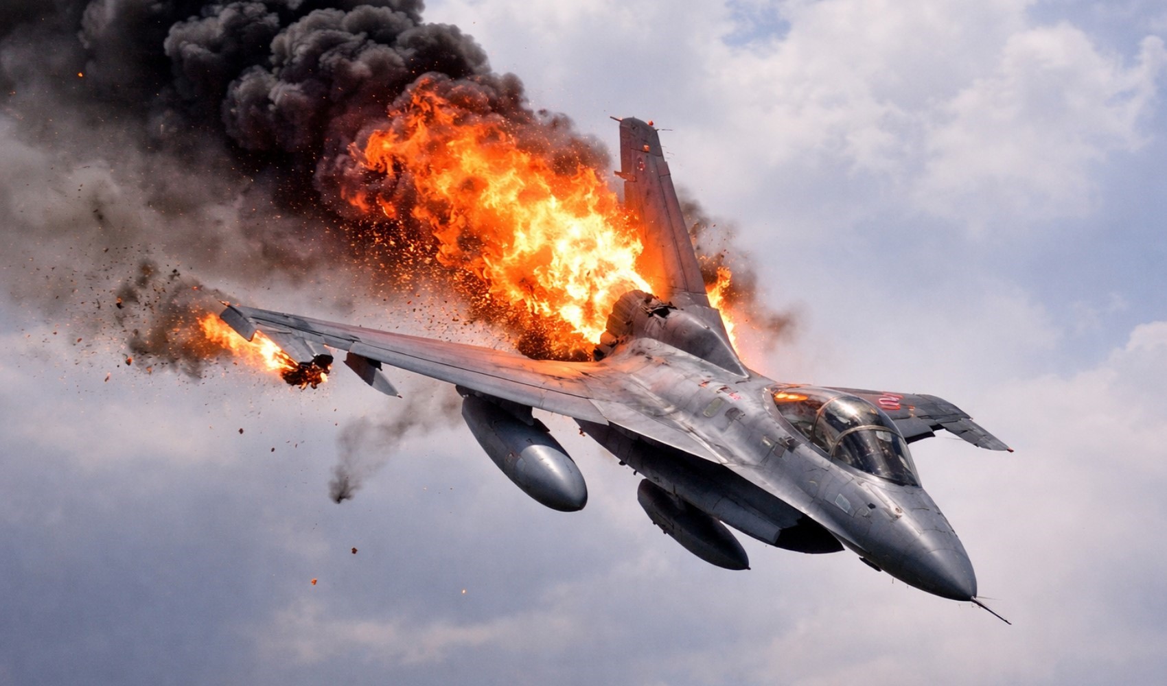 İran Devrim Muhafızları ABD savaş uçağını vurdu