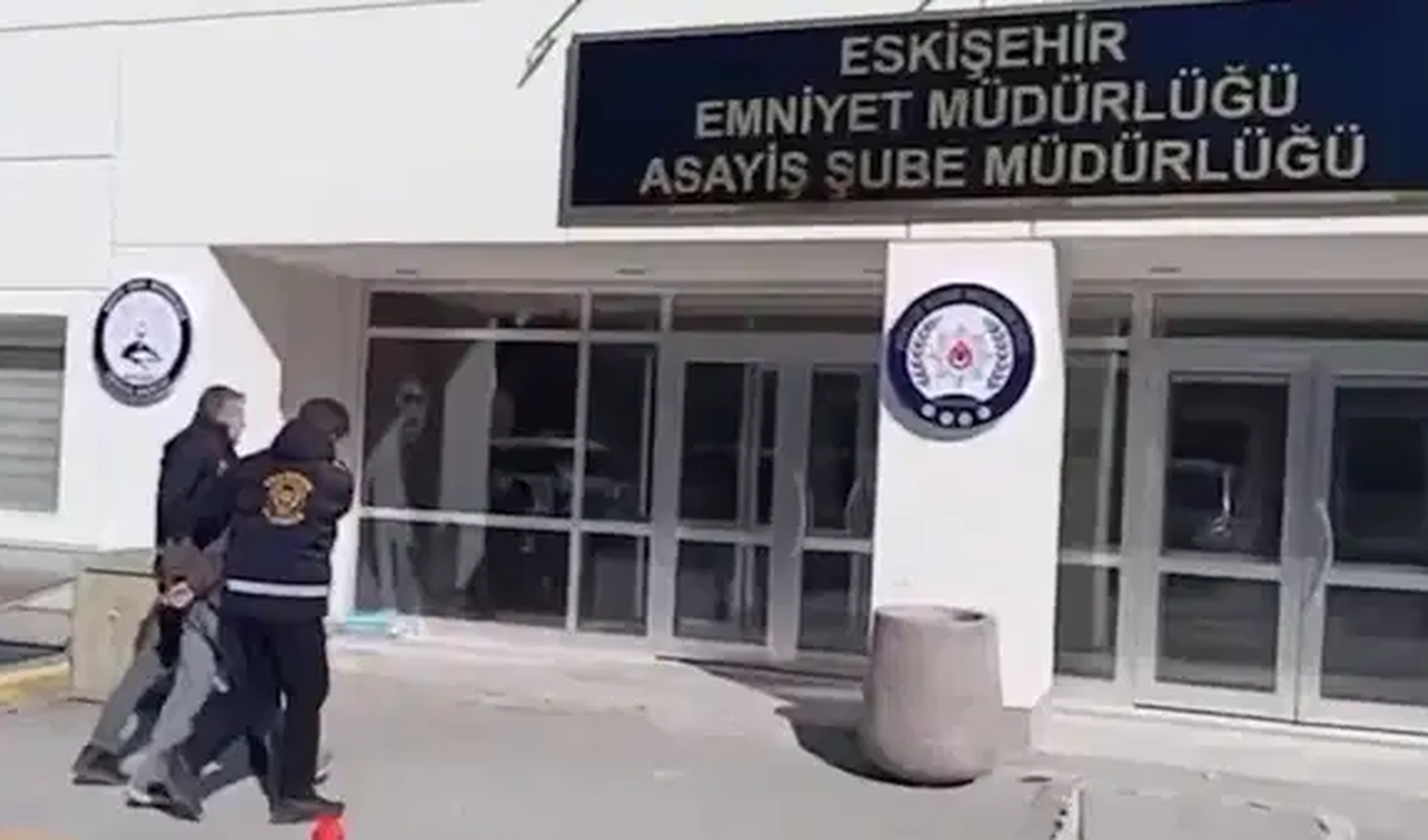 8 ilde dolandırıcılık operasyonu: 50 zanlı tutuklandı