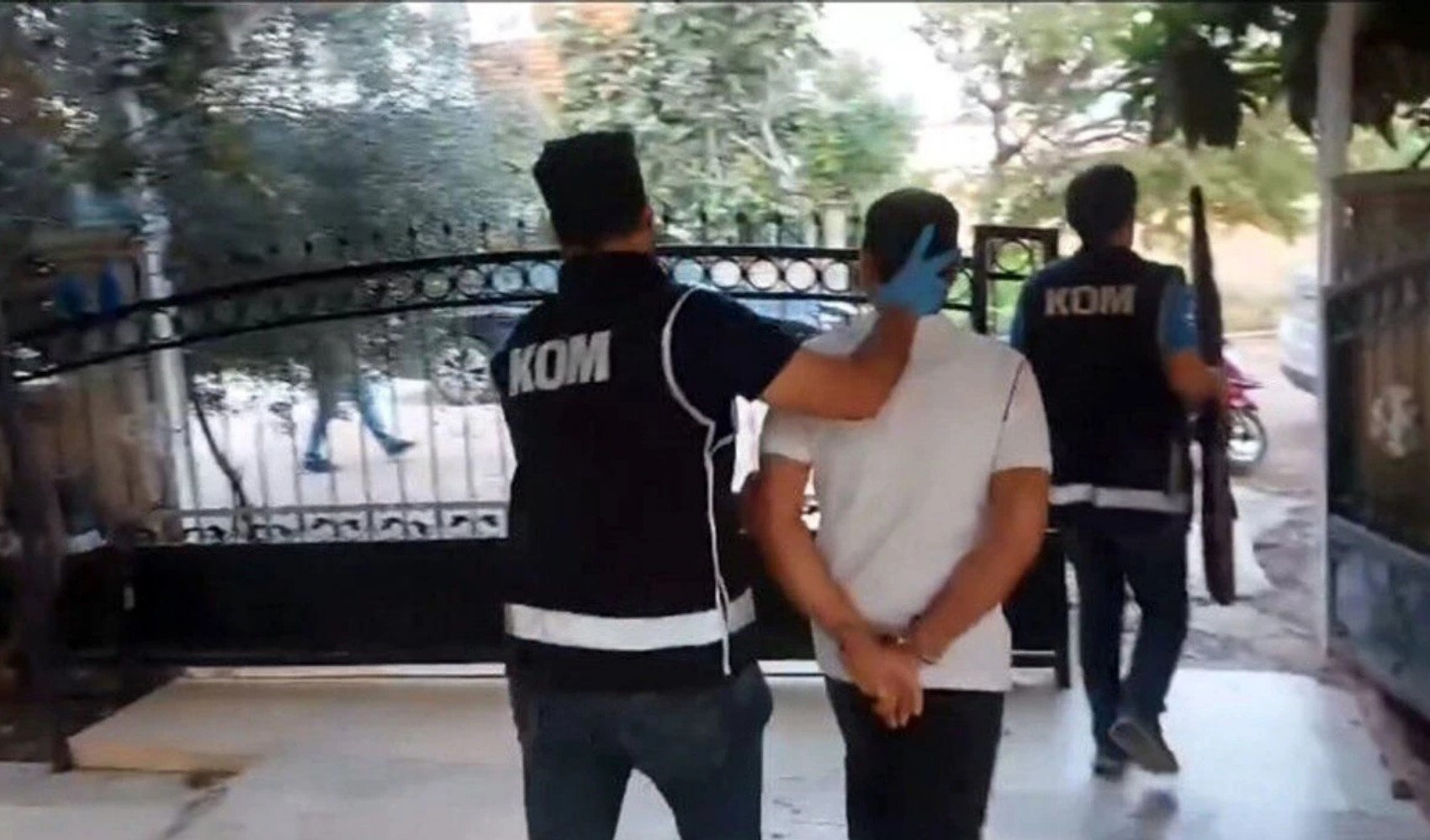 Son Dakika... Antalya'da şafak vakti esnaf operasyonu: Eski Oda Başkanı gözaltında!