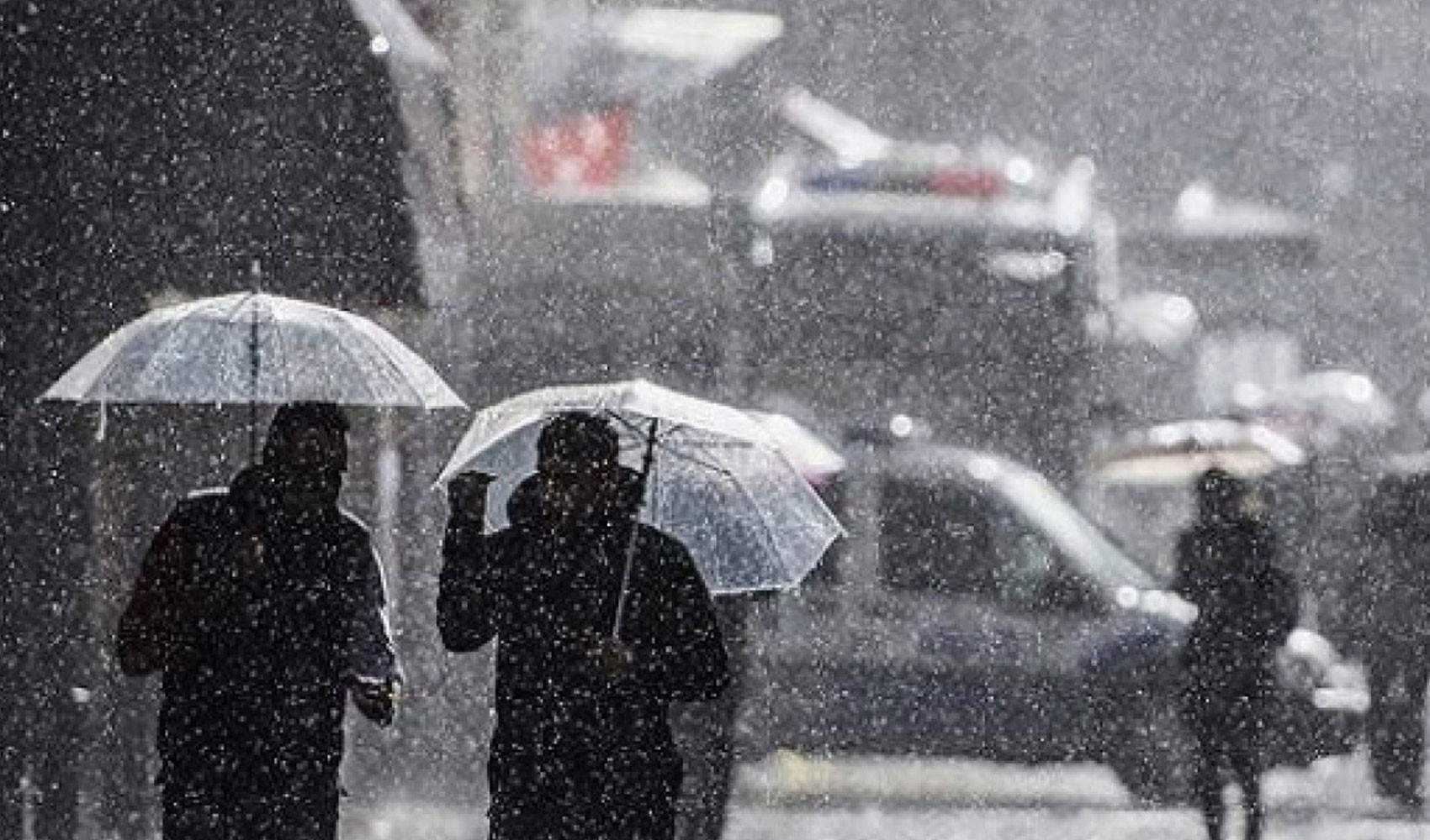 Meteoroloji'den 17 kente sarı kodlu uyarı: Kuvvetli sağanak ve fırtına geliyor! İşte il il 30 Mart Pazartesi hava durumu...