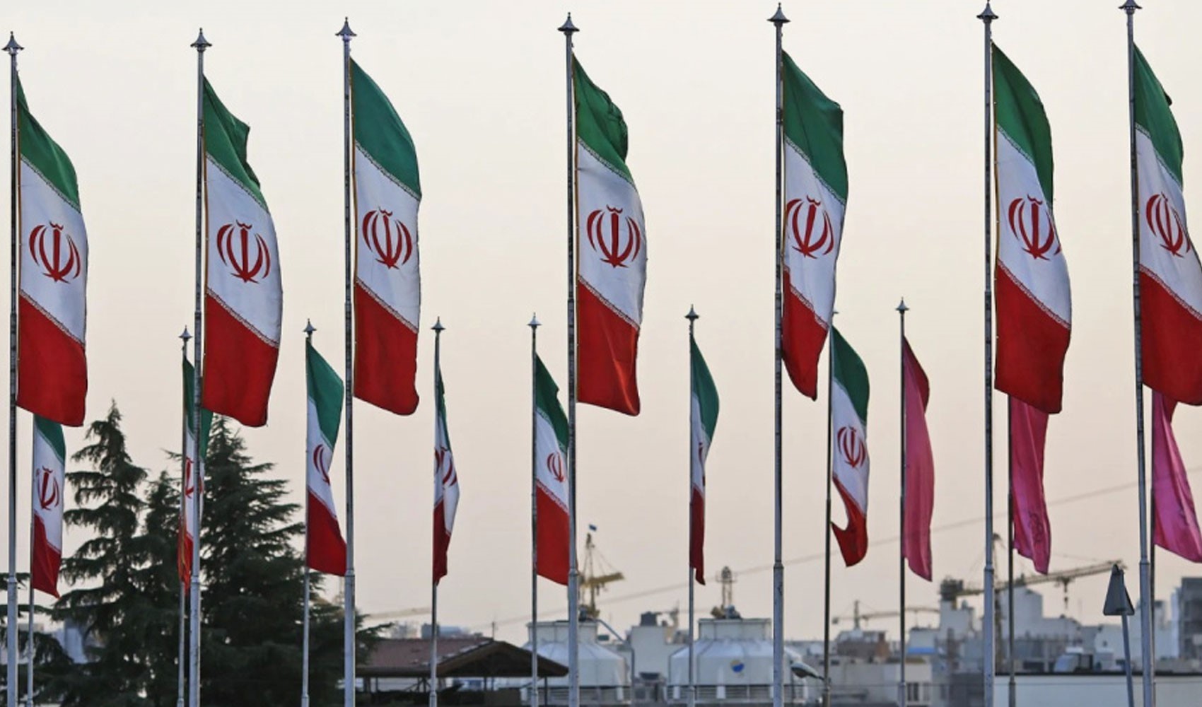 İran'da 12 yaş üstüne gönüllü seferberlik çağrısı