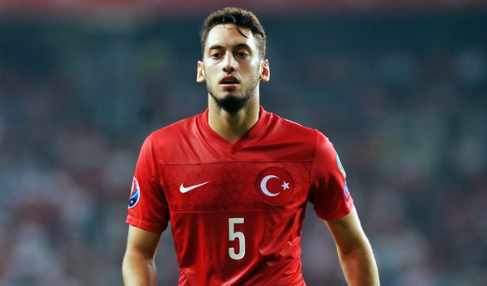 Hakan Çalhanoğlu: Kalbini daha çok ortaya koyan kazanacak