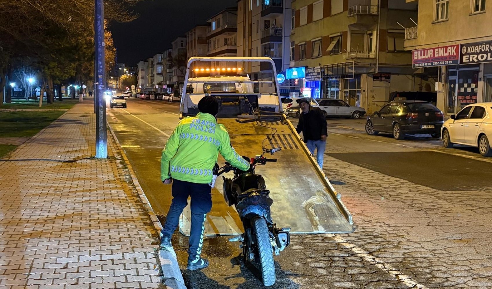 Polisten kaçan ehliyetsiz motosikletliye 336 bin TL ceza