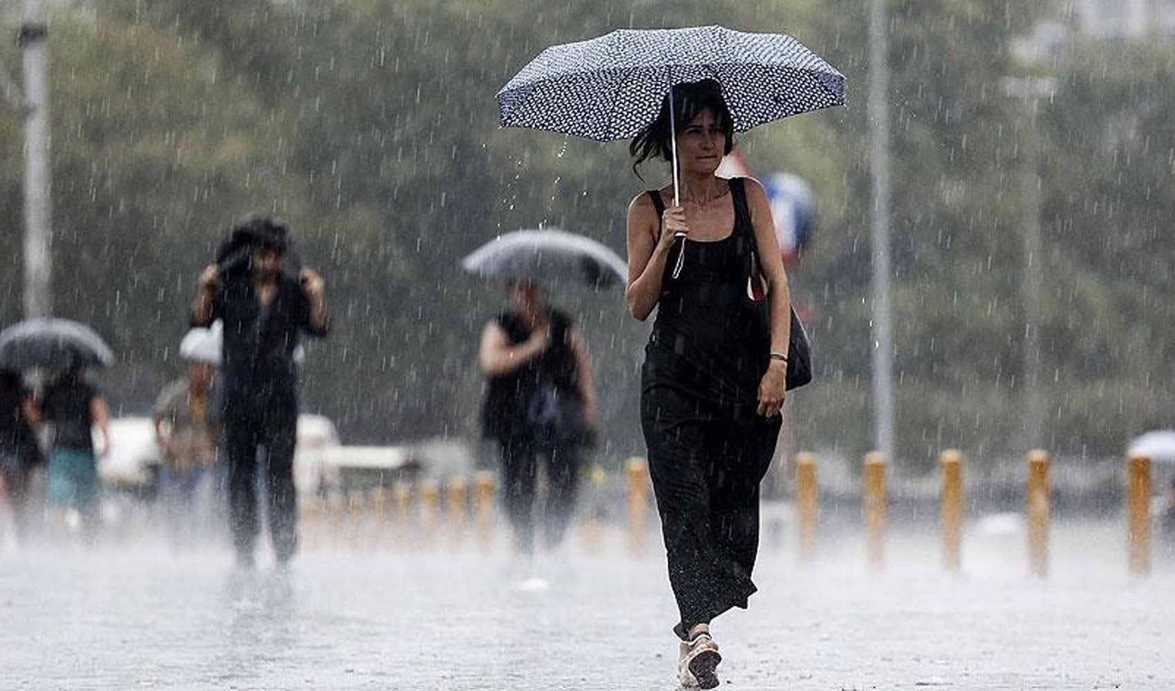 Hava sıcaklığı artıyor, sağanak yağış devam edecek