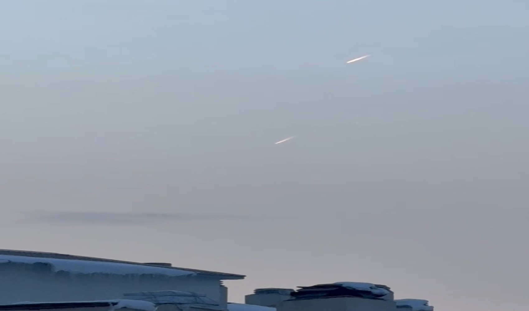 Yüksekova'da TSK'ya ait savaş uçaklarından devriye uçuşu