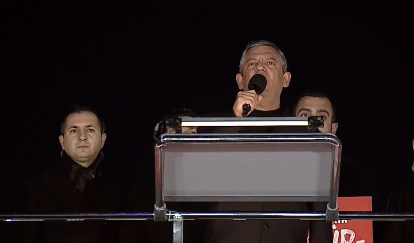 Özgür Özel: '160 tane kız çocuğu bombalarla öldürüldü, Batı sessiz!'