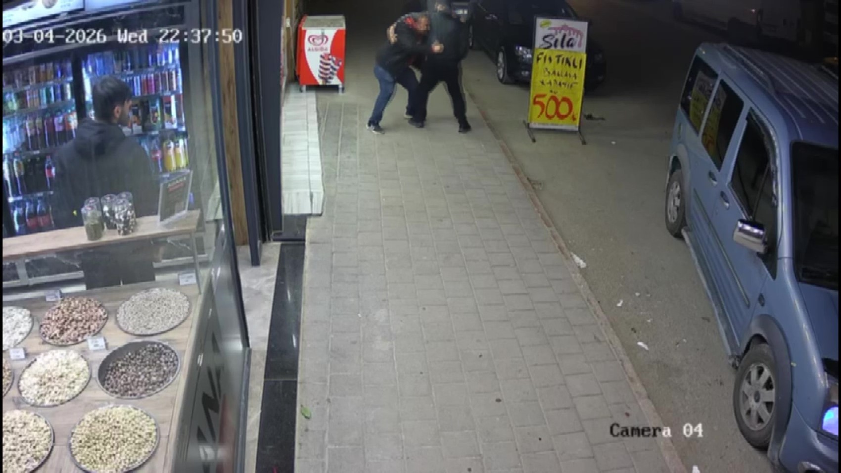 Kardeşler arasında 'alacak-verecek' yumruklaşması