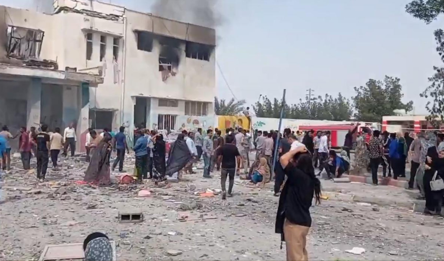 175 kişinin hayatını kaybettiği okul saldırısında 'yanlış hedef' iddiası