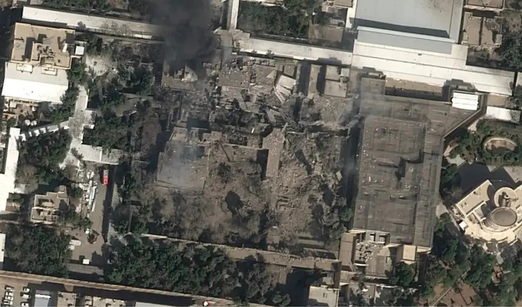 İsrail, Hamaney’in sığınağını 50 savaş uçağıyla yeniden vurdu