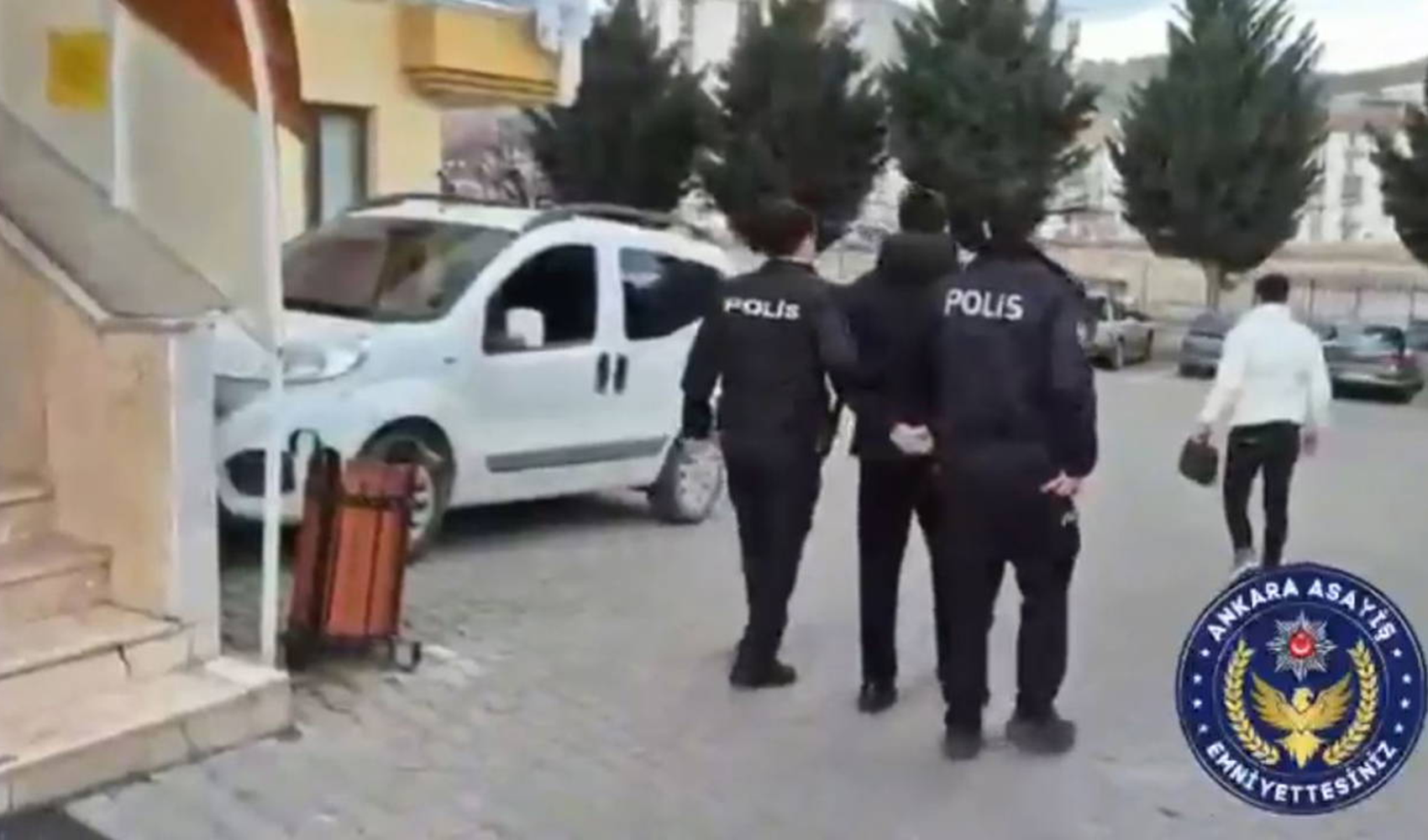 Ankara'da sosyal medyada silah gösterenlere operasyon: 26 kişi yakalandı