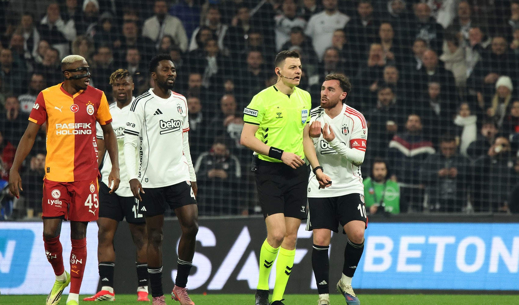 Eski hakemler derbinin tartışmalı kararlarını değerlendirdi