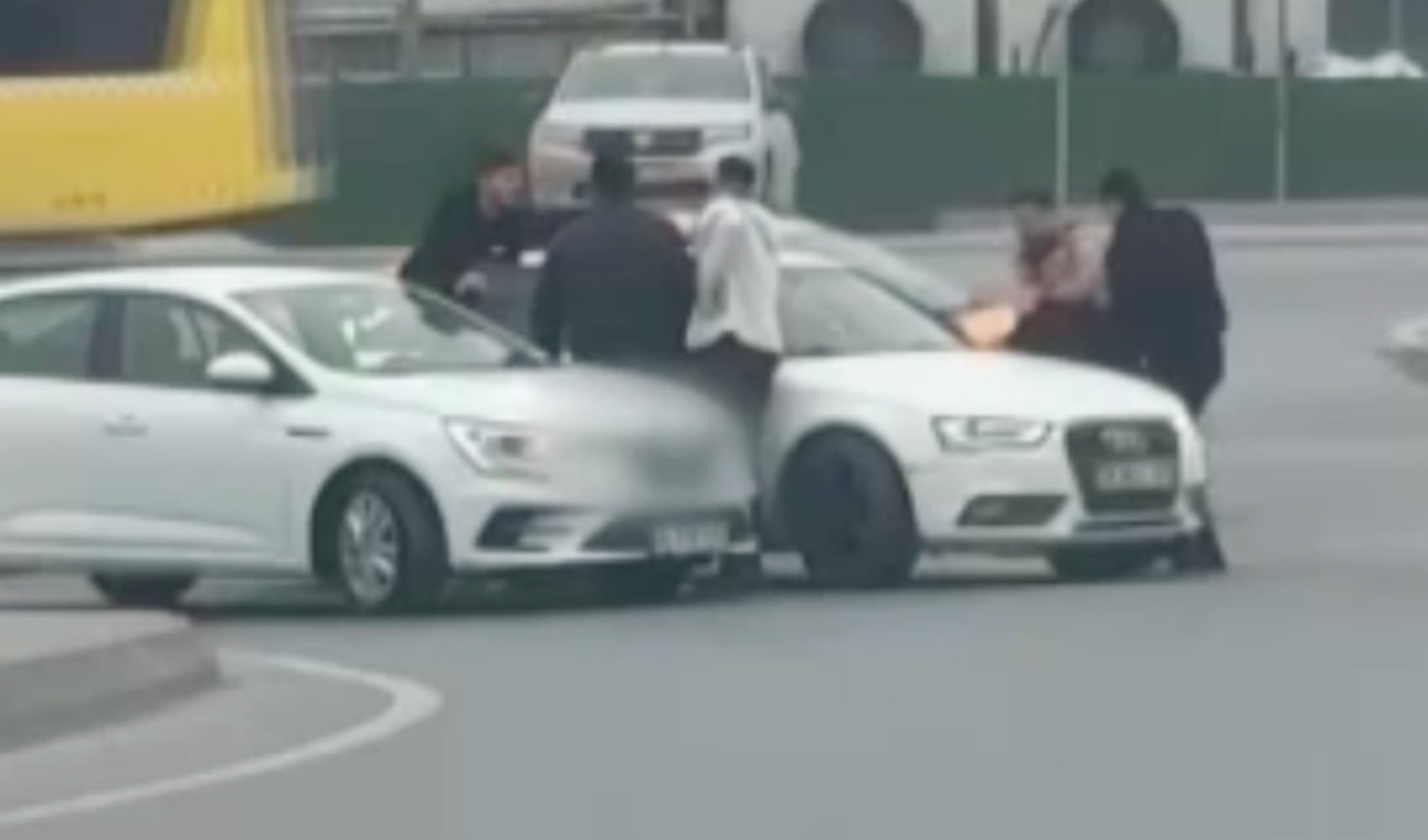 Trafikte kavga eden sürücülere 602 bin TL ceza ve tutuklama!