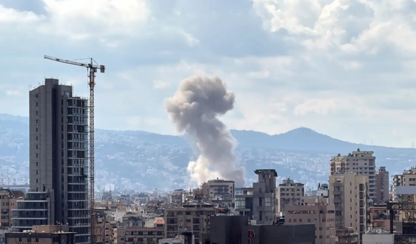 İsrail'den Beyrut'a saldırı: 5 üst düzey isim hayatını kaybetti