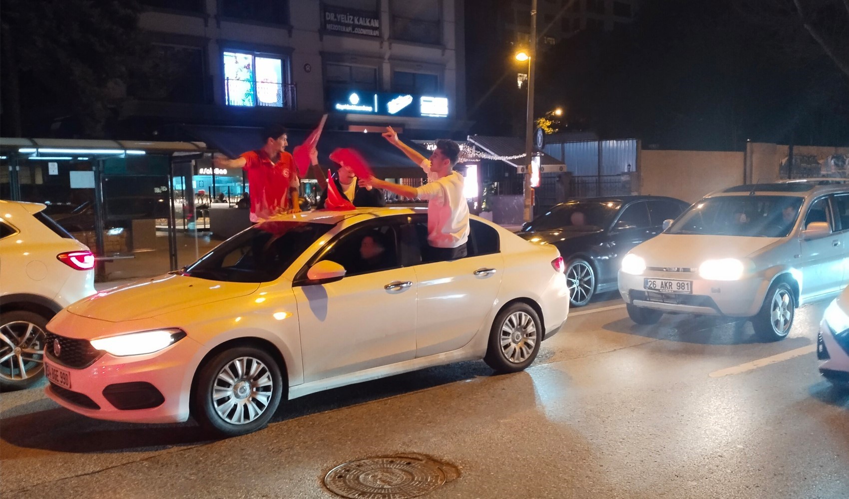 Dünya Kupası bileti, yurttaşları Bağdat Caddesi'ne döktü