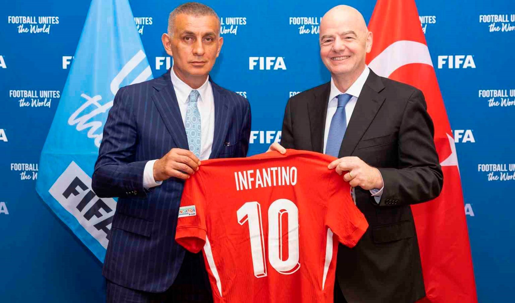 FIFA Başkanı Infantino’dan Türkiye’ye tebrik