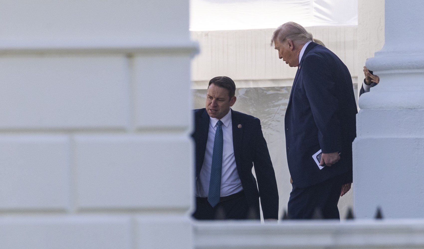 Trump, Yüksek Mahkeme duruşmasına katılan görevdeki ilk başkan oldu