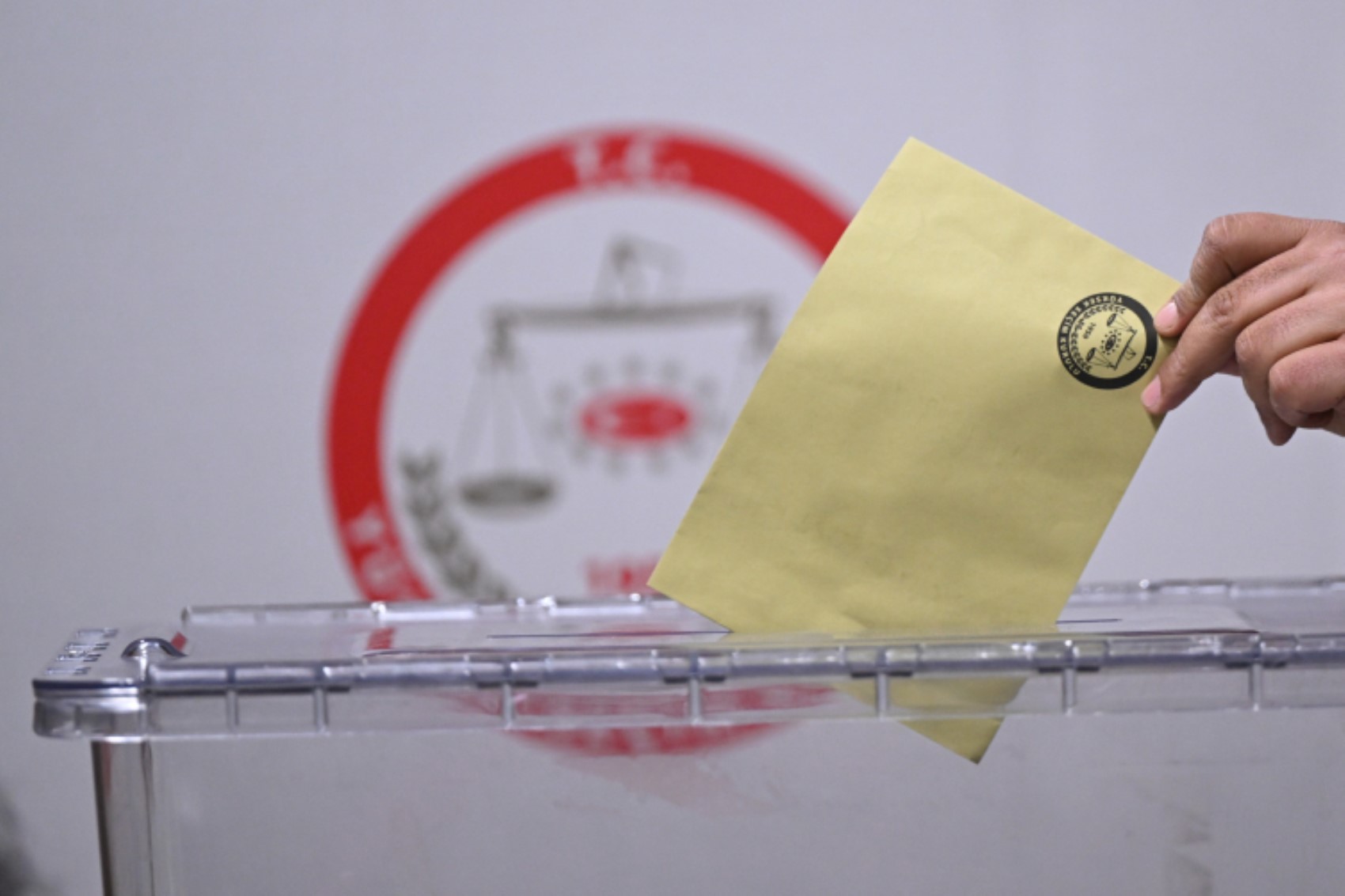 Cumhurbaşkanlığı yarışında dengeleri değiştirecek anket: Erdoğan'a destek kritik seviyenin altına düştü