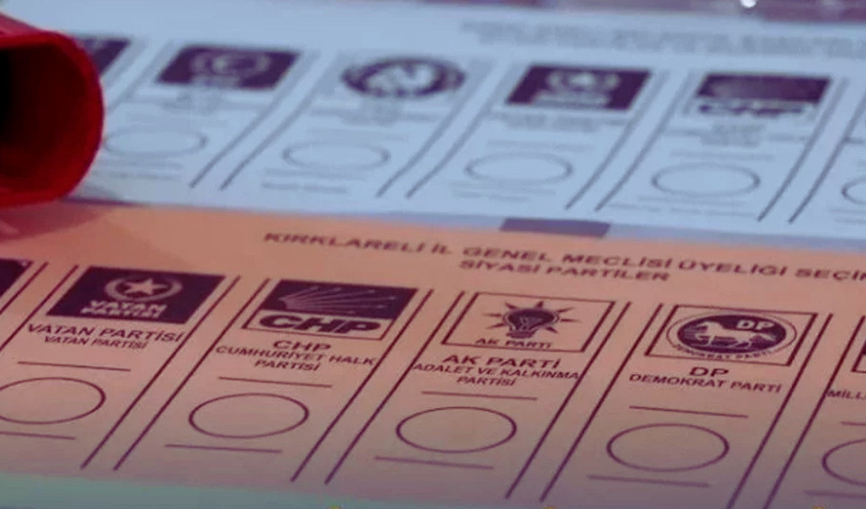 Anketlerde kıyasıya rekabet sürüyor