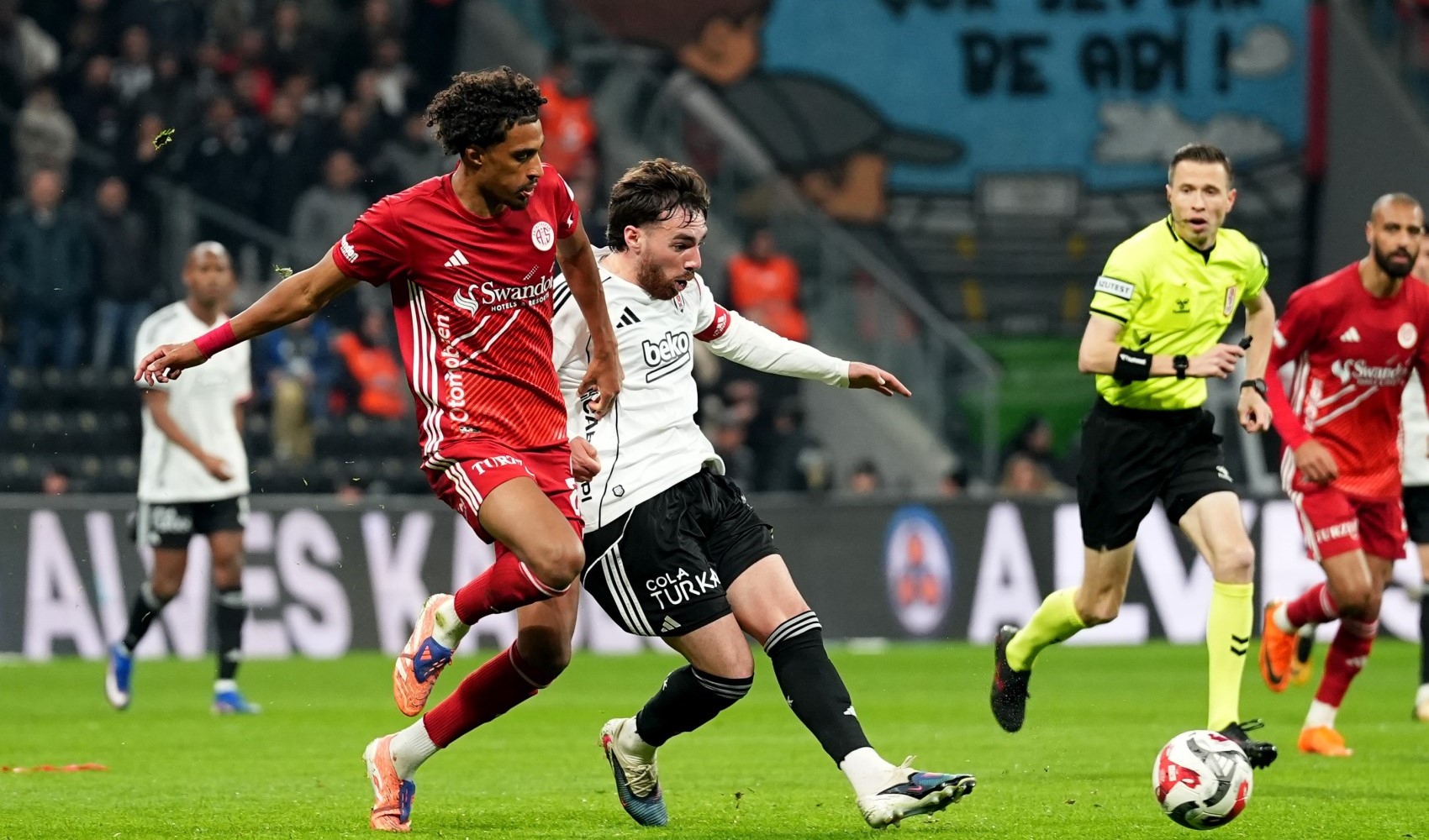 Beşiktaş, 6 golün atıldığı karşılaşmadan galip ayrıldı