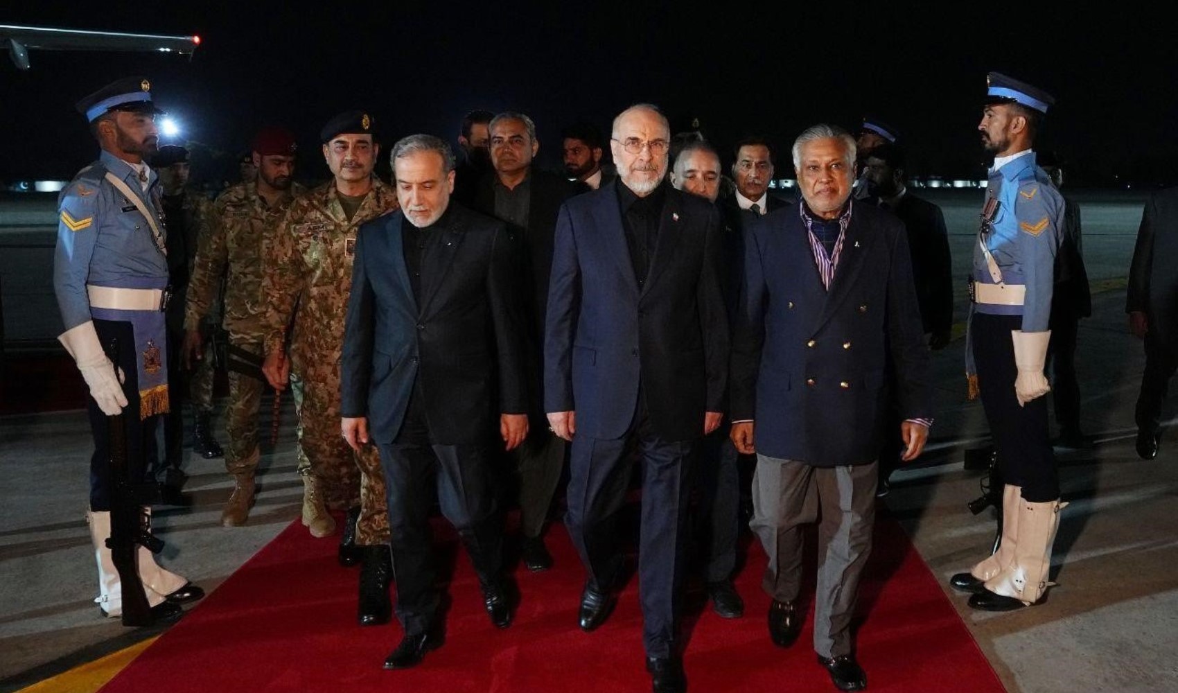 İran heyeti Pakistan'a geldi