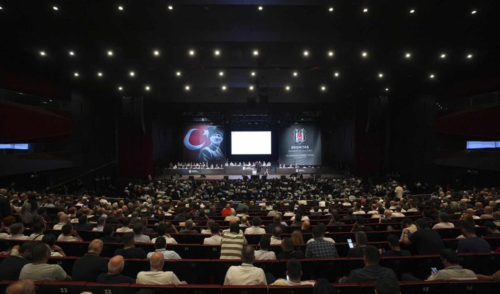 Beşiktaş’ta Divan Kurulu Toplantısı başladı