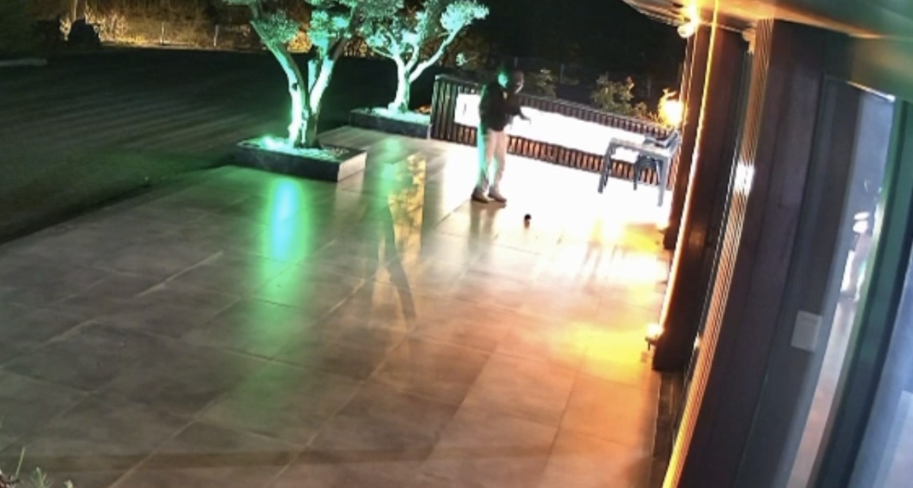 Oto galeriye el bombalı saldırı