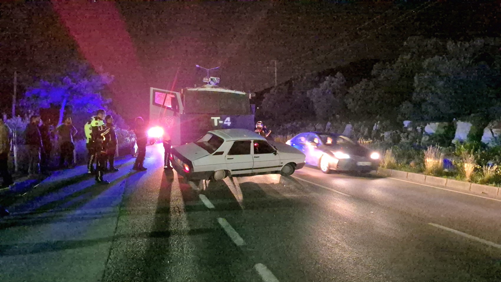 Bodrum'da TOMA, otomobile çarptı