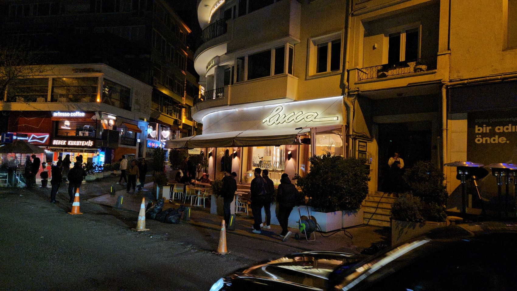 İstanbul'da eğlence mekanlarına uyuşturucu ve fuhuş operasyonu! Çok sayıda ünlü gözaltında