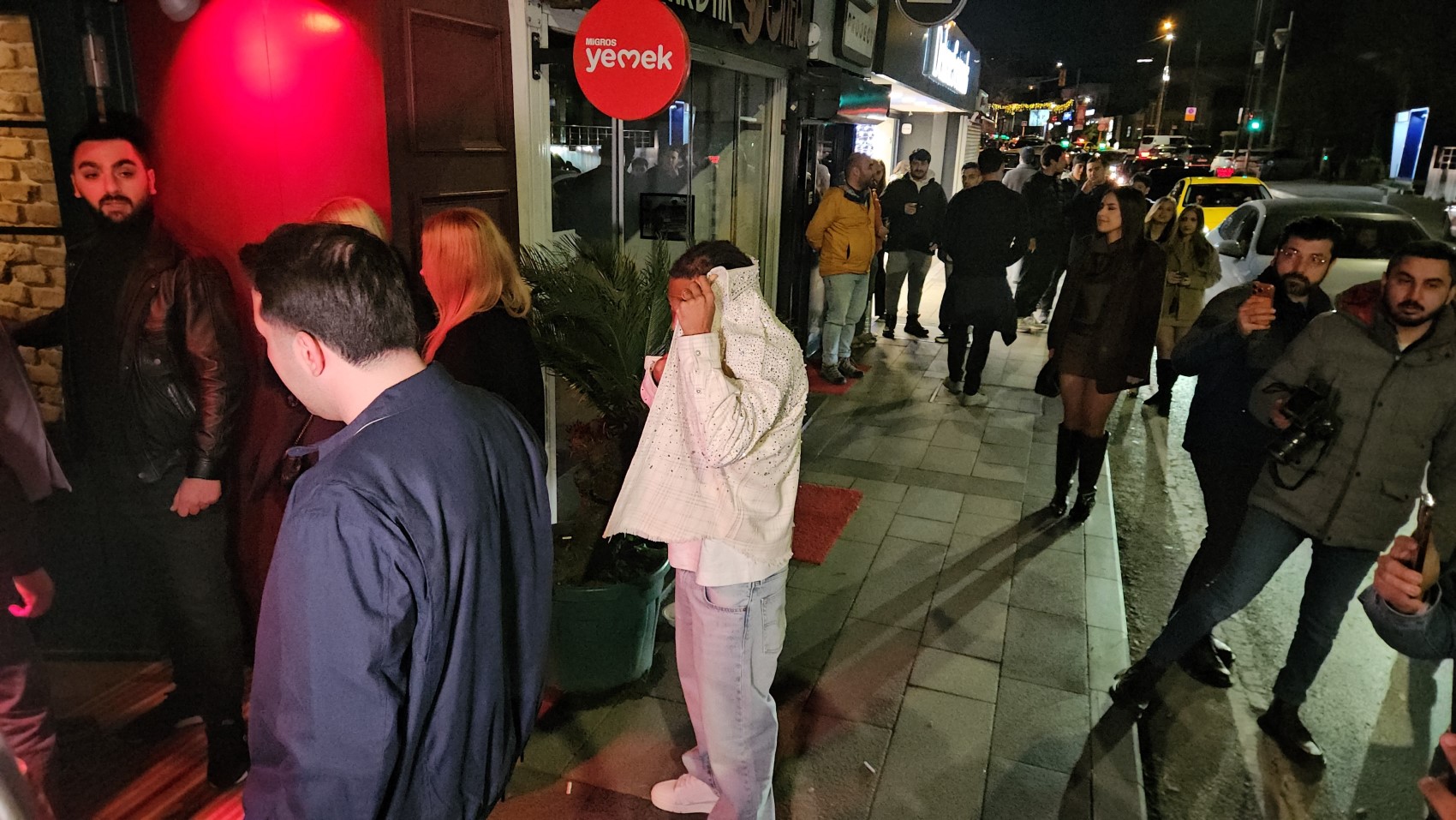 İstanbul'da eğlence mekanlarına uyuşturucu ve fuhuş operasyonu! Çok sayıda ünlü gözaltında