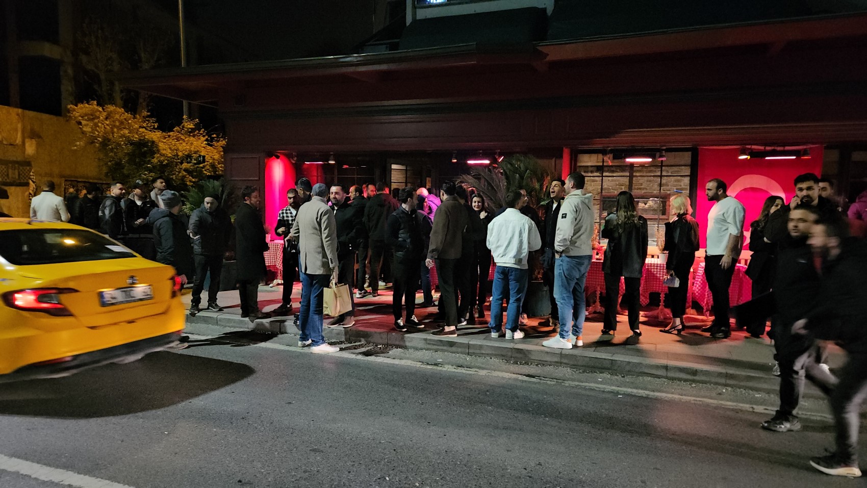 İstanbul'da eğlence mekanlarına uyuşturucu ve fuhuş operasyonu! Çok sayıda ünlü gözaltında