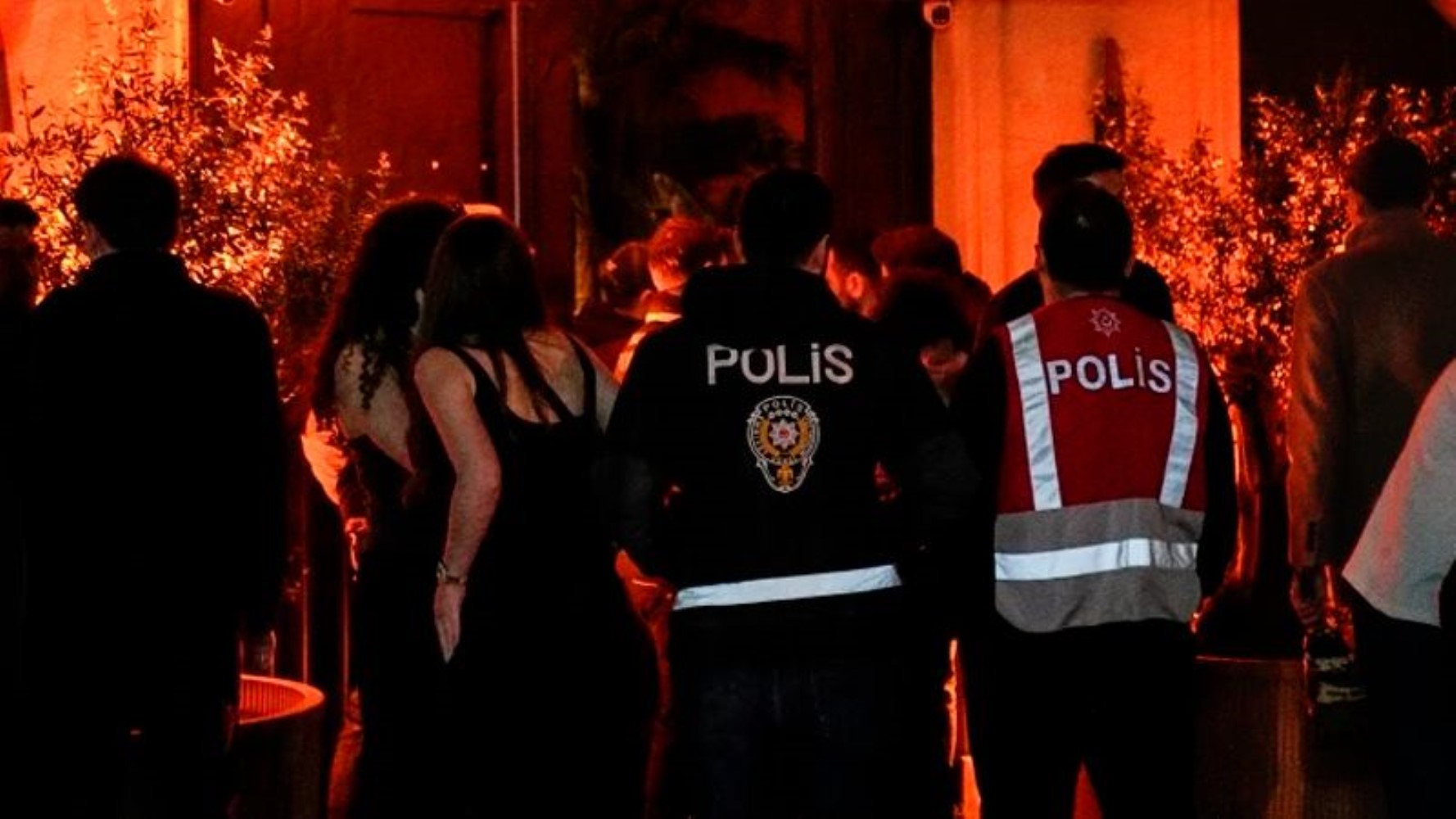 İstanbul'da eğlence mekanlarına uyuşturucu ve fuhuş operasyonu! Çok sayıda ünlü gözaltında