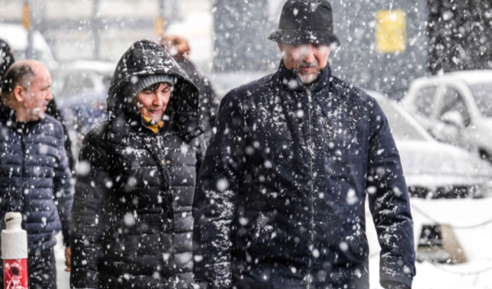 Meteoroloji'den 13 kente sarı kodlu uyarı: Kuvvetli yağış, kar ve don kapıda! İşte il il 12 Nisan Pazar hava durumu...
