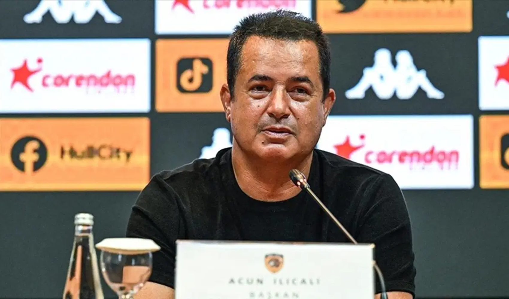 Sheffield United yenilgisi sonrası Hull City'de gergin anlar: Acun Ilıcalı hakem kararlarına ve yıldız oyuncusuna tepki gösterdi