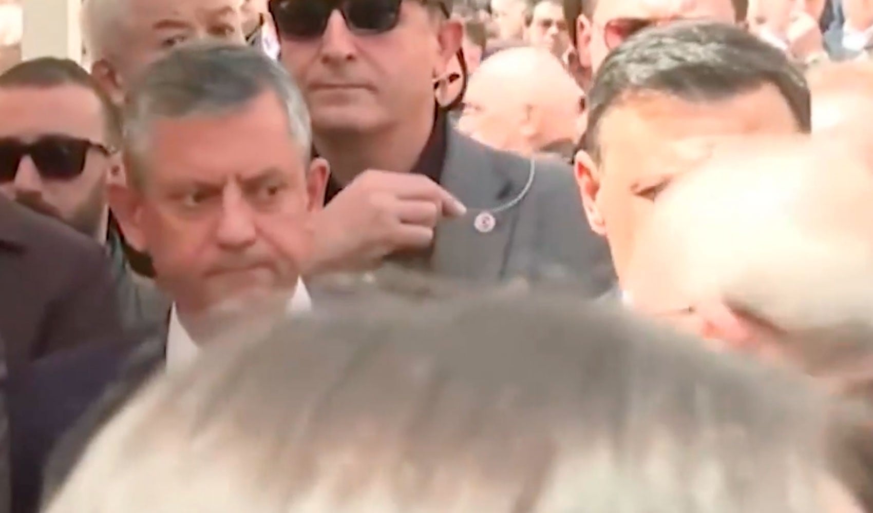 Kılıçdaroğlu Özel'i pas geçti, Gürsel Tekin'le sohbet etti