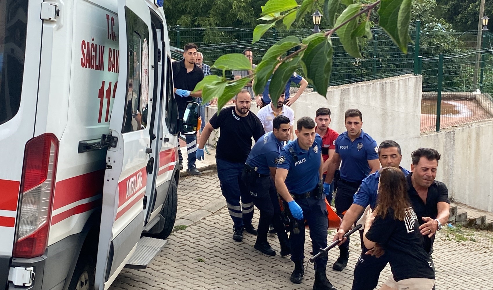 Eski eşini öldürüp oğlunu yaraladı 'Mehdi benim' savunması yaptı