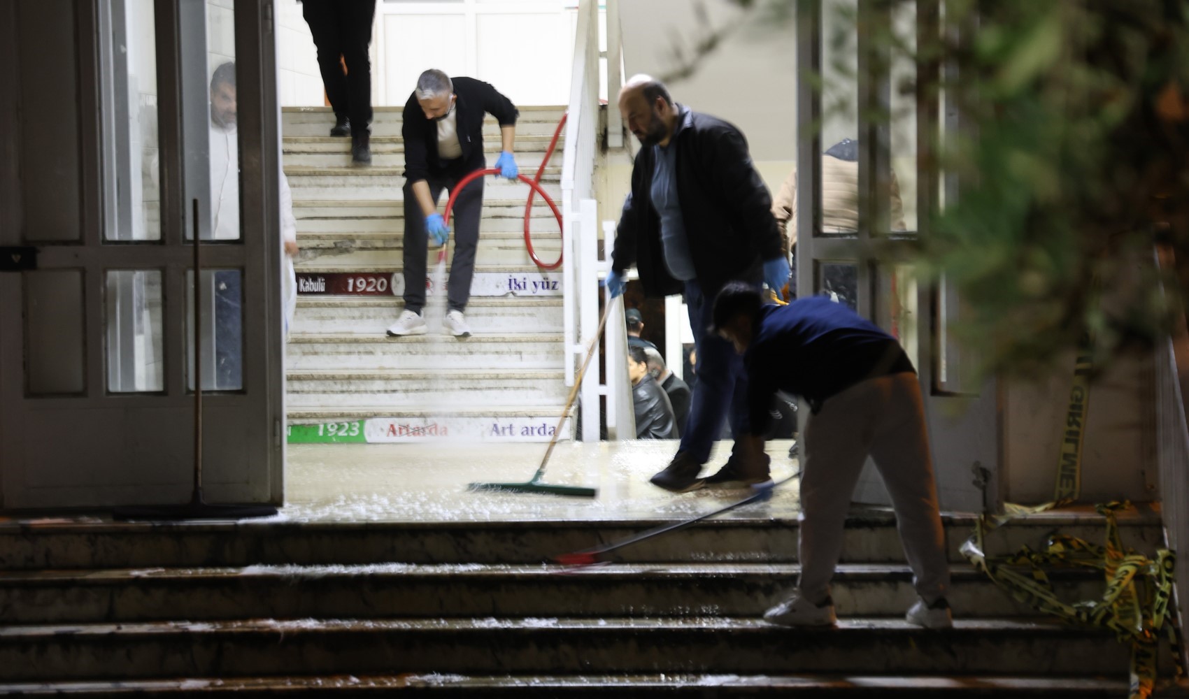 Kahramanmaraş'ta saldırının gerçekleştiği okulda temizlik çalışması