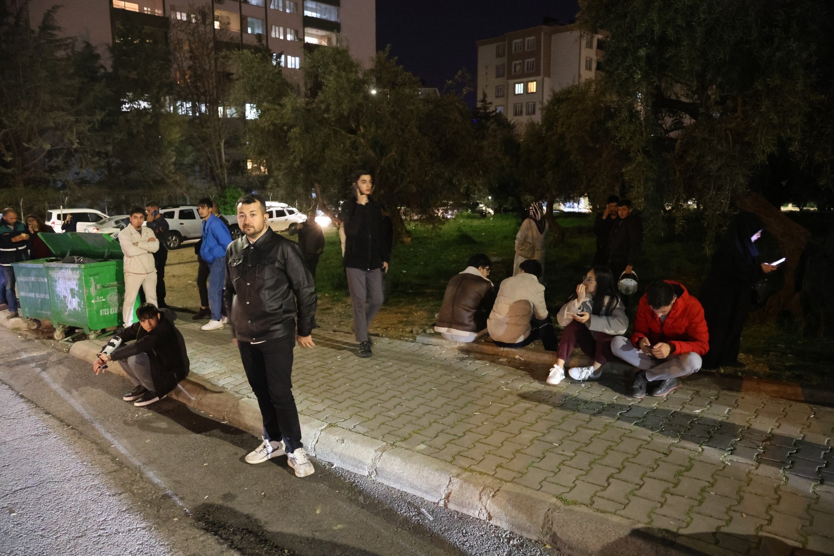 Kahramanmaraş'ta saldırının gerçekleştiği okulda temizlik çalışması: 9 kişi öldü