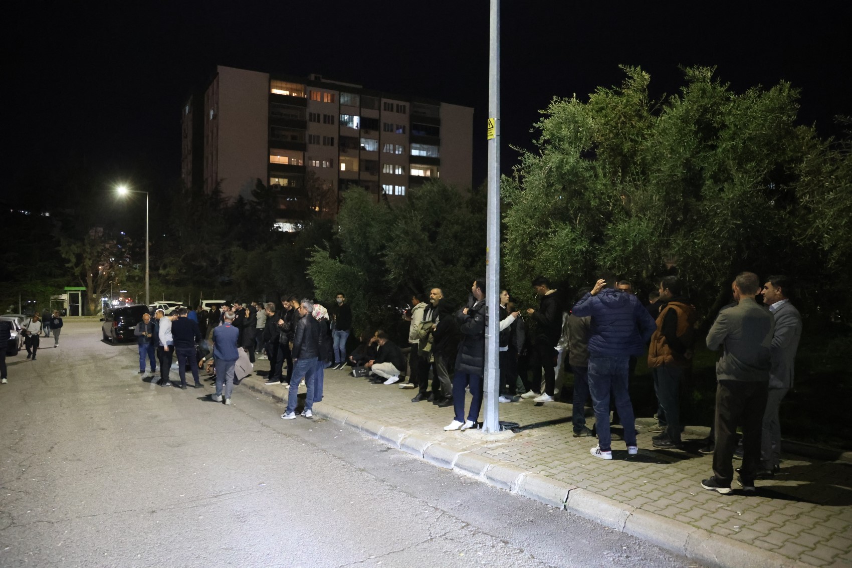 Kahramanmaraş'ta saldırının gerçekleştiği okulda temizlik çalışması: 9 kişi öldü