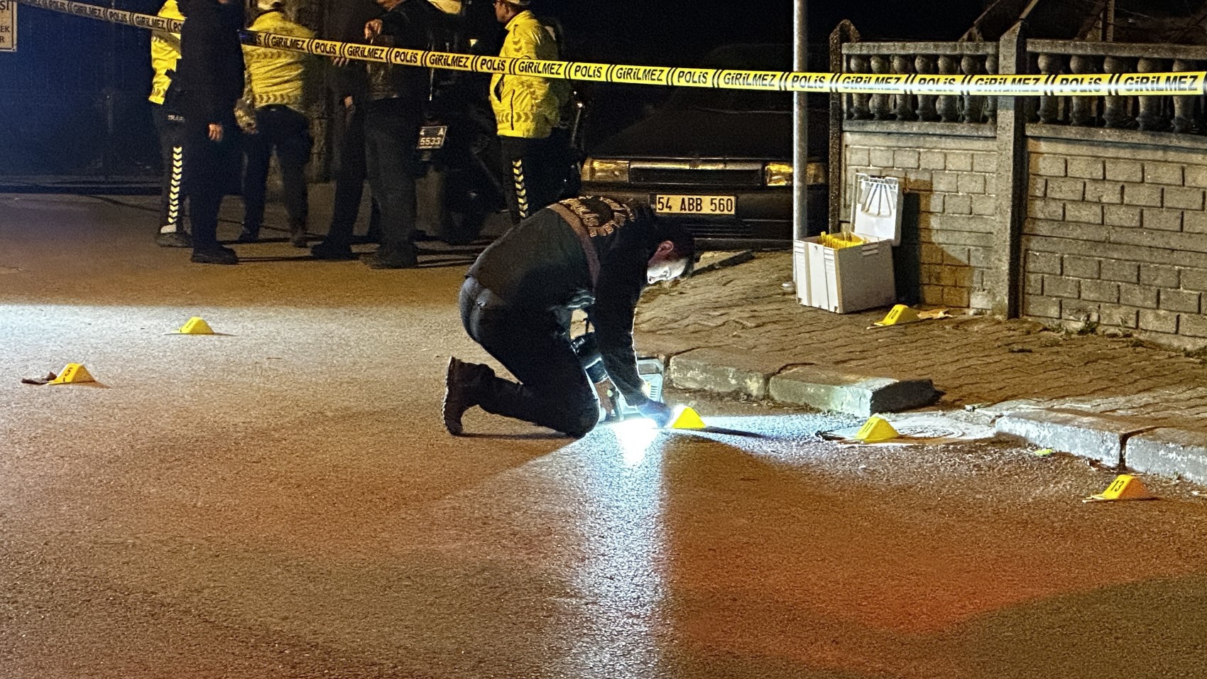 Polisle 3 sokak boyunca çatıştı: Okul önünde vurularak etkisiz hale getirildi