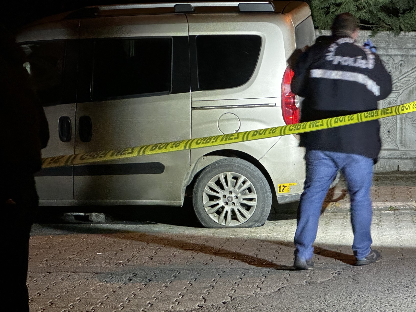 Polisle 3 sokak boyunca çatıştı: Okul önünde vurularak etkisiz hale getirildi